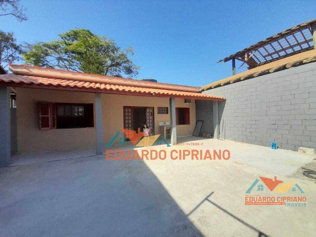 Casa à venda com 2 quartos, 70m² - Foto 2