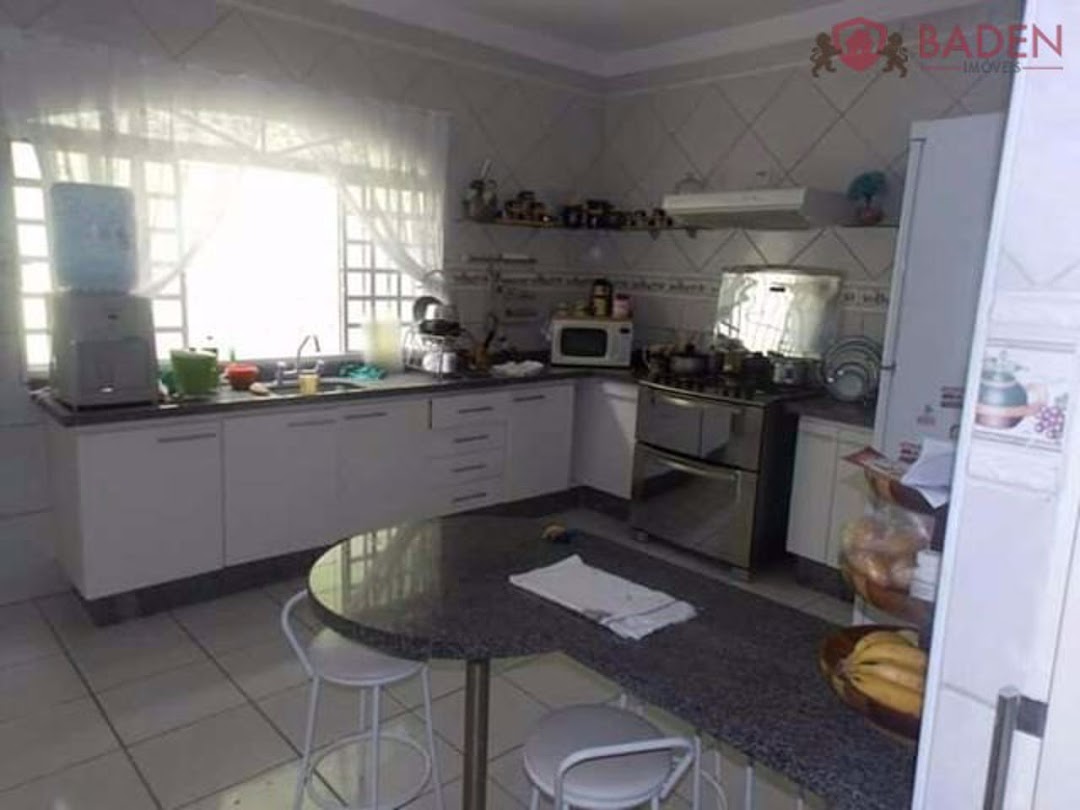 Casa à venda com 4 quartos, 400m² - Foto 3