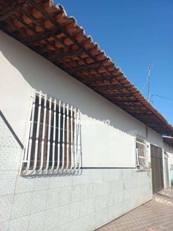 Casa à venda com 2 quartos, 80m² - Foto 2