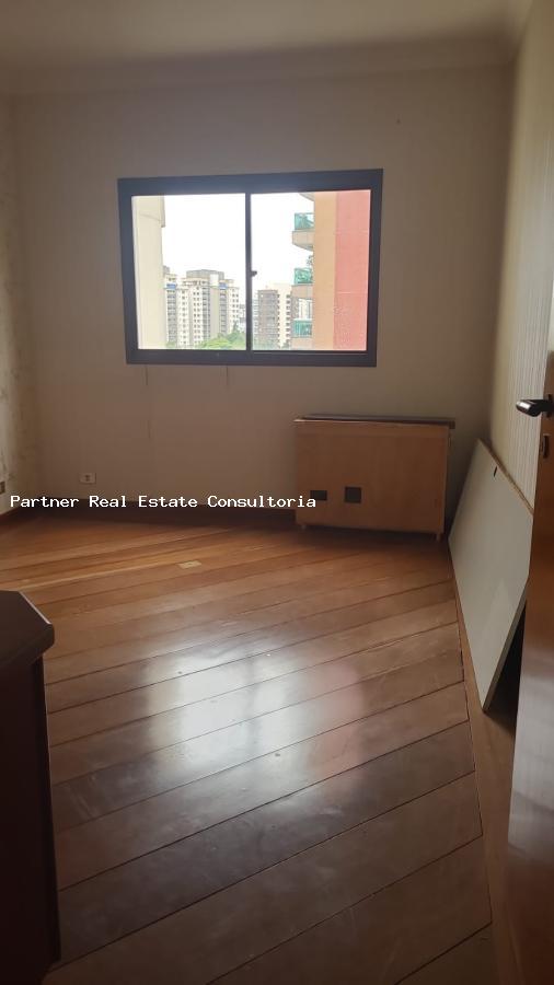 Apartamento à venda com 3 quartos, 200m² - Foto 6