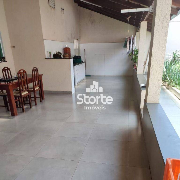 Casa à venda com 3 quartos, 180m² - Foto 12