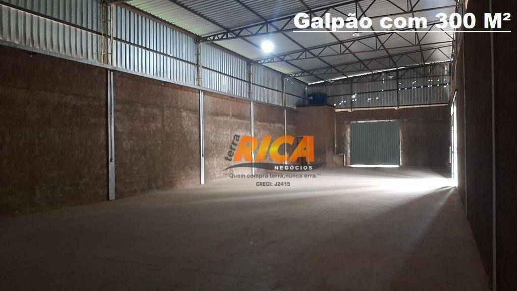 Depósito-Galpão-Armazém à venda, 300m² - Foto 1