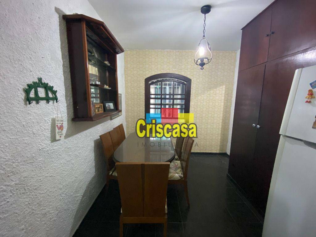 Casa à venda com 6 quartos, 250m² - Foto 11