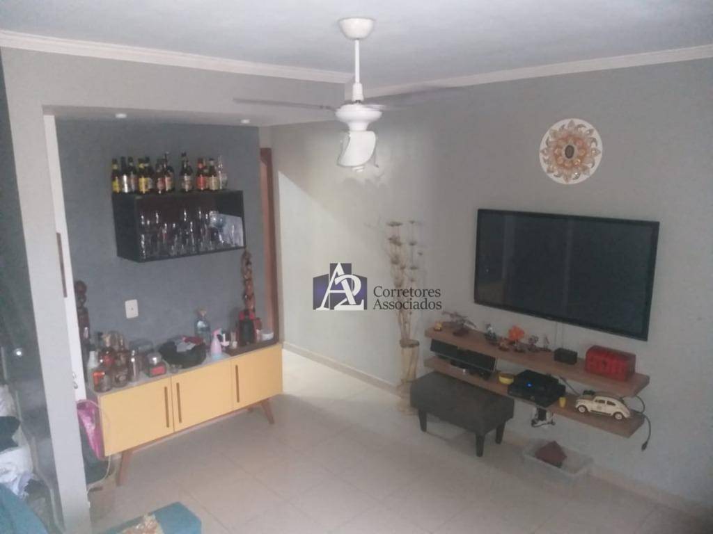 Casa à venda com 2 quartos, 70M2 - Foto 3