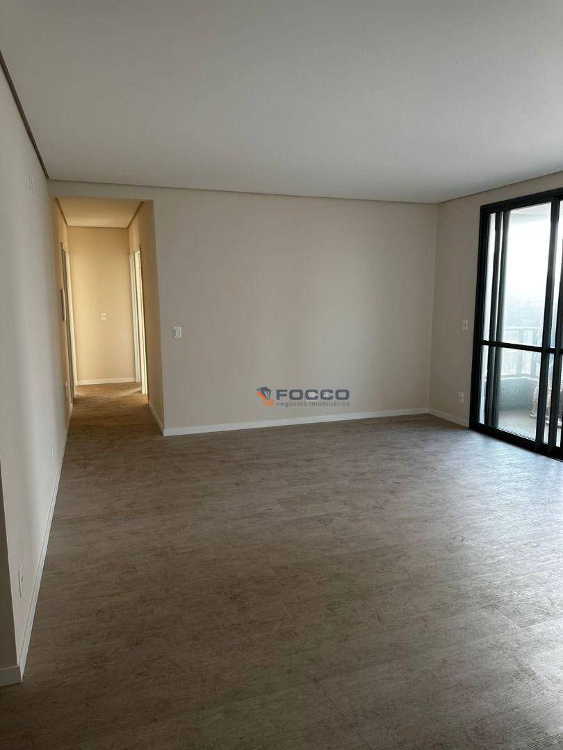 Apartamento à venda com 3 quartos, 93m² - Foto 3