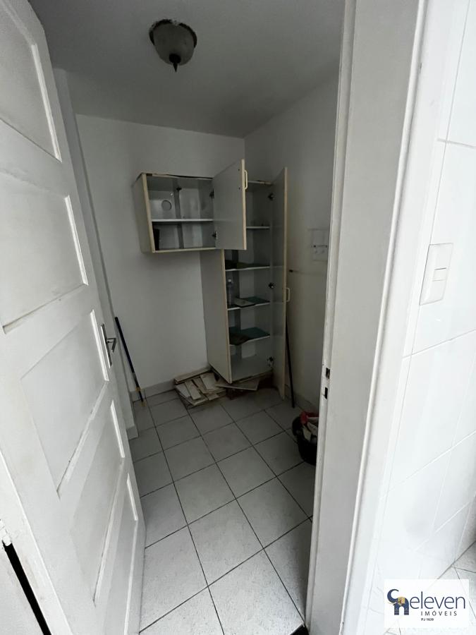 Apartamento à venda com 2 quartos, 70m² - Foto 9