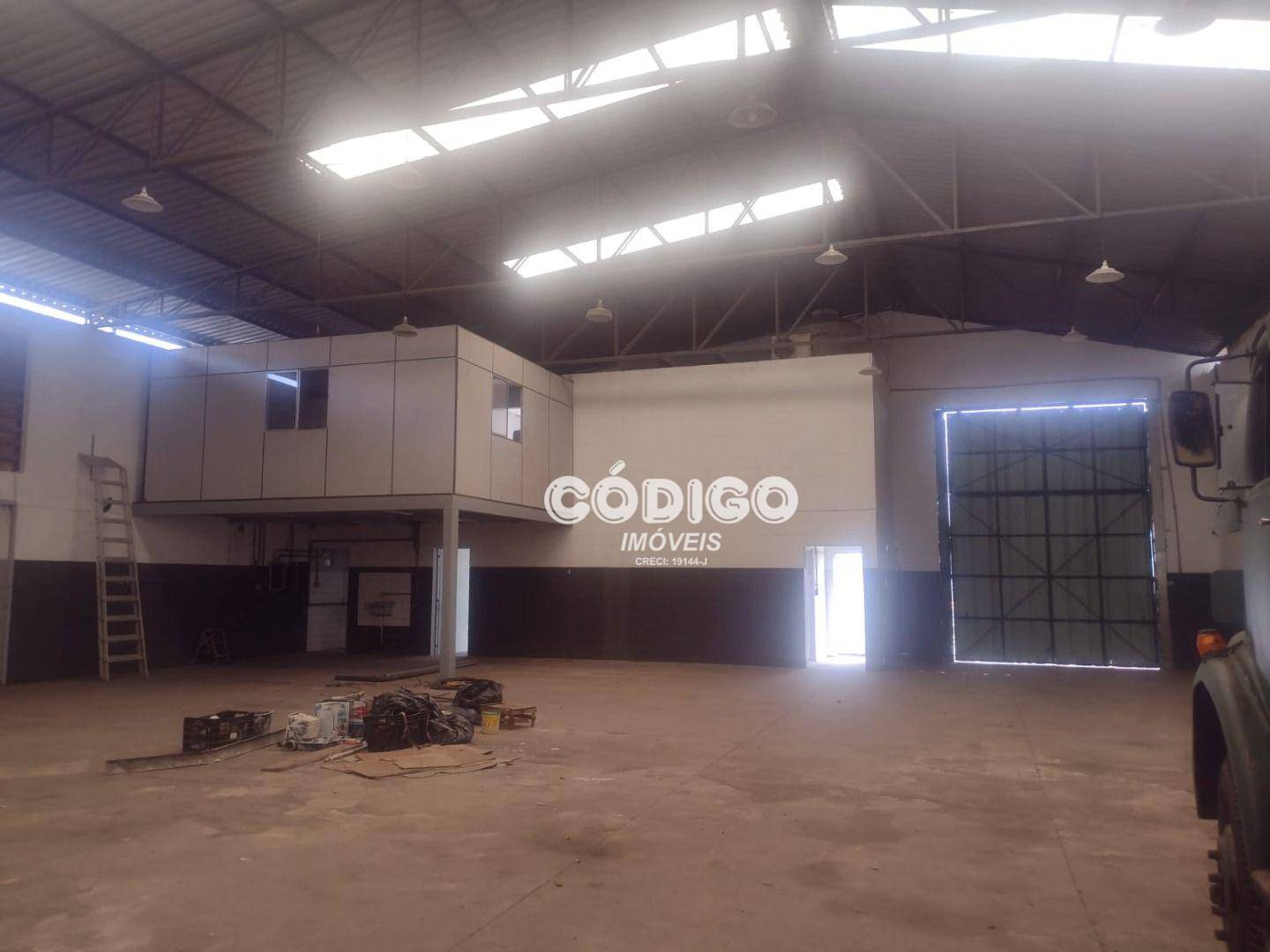 Depósito-Galpão-Armazém para alugar, 700m² - Foto 3