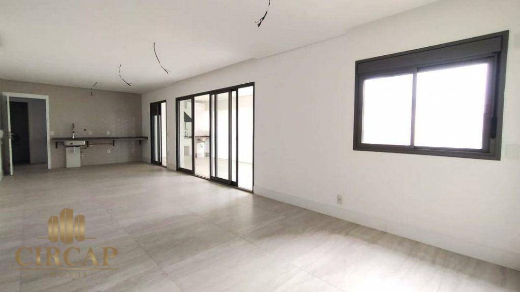 Apartamento à venda com 3 quartos, 146m² - Foto 2