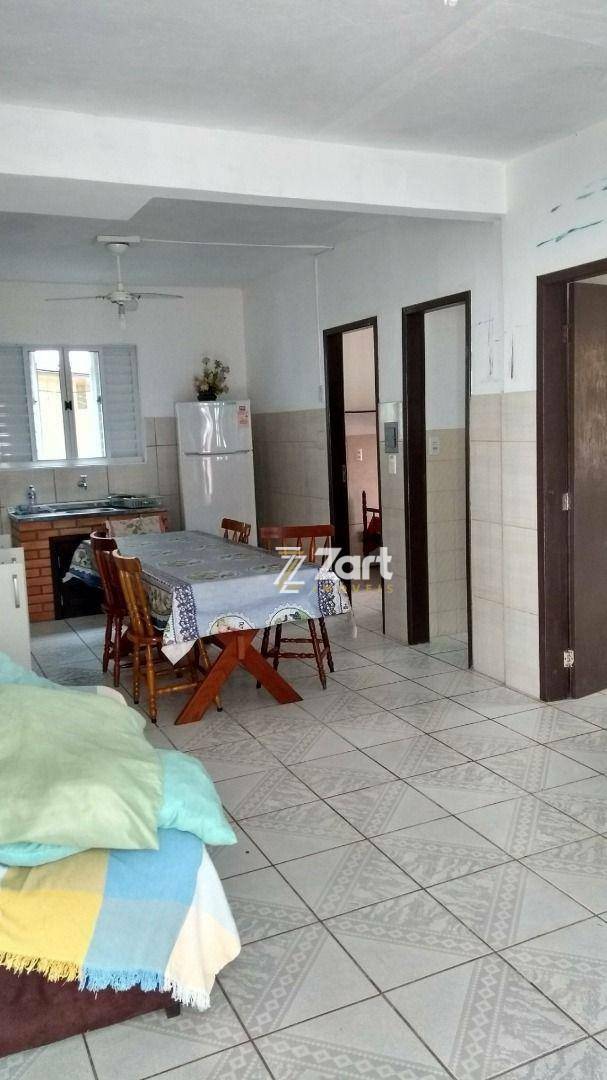 Casa à venda com 3 quartos, 216m² - Foto 5