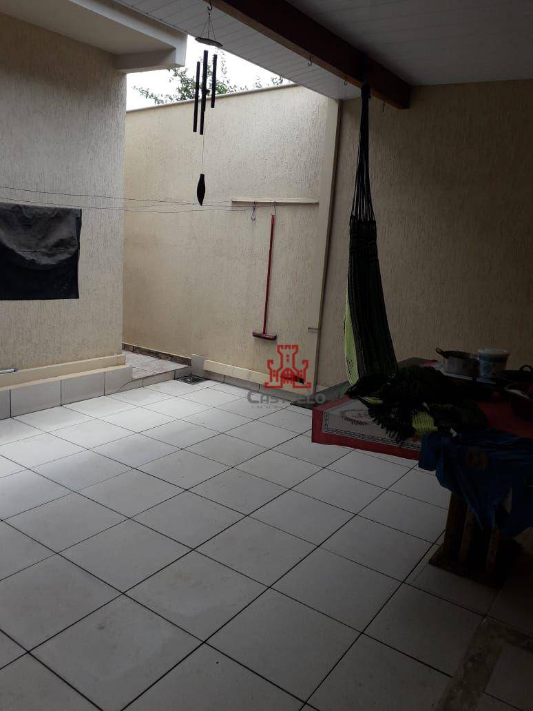 Casa à venda com 4 quartos, 190m² - Foto 10
