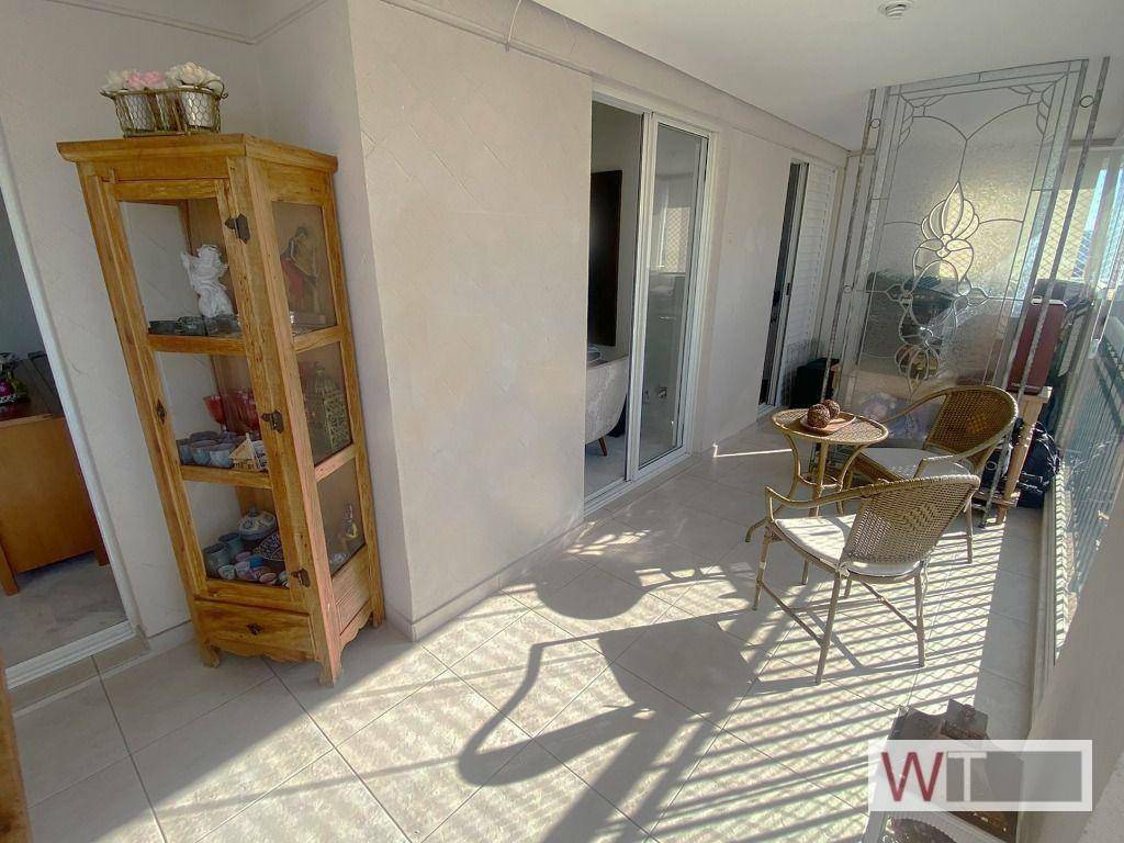 Apartamento à venda com 3 quartos, 130m² - Foto 4