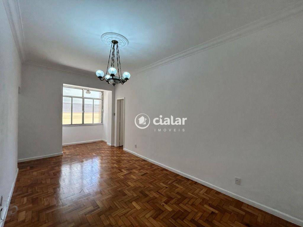 Apartamento à venda com 2 quartos, 72m² - Foto 1