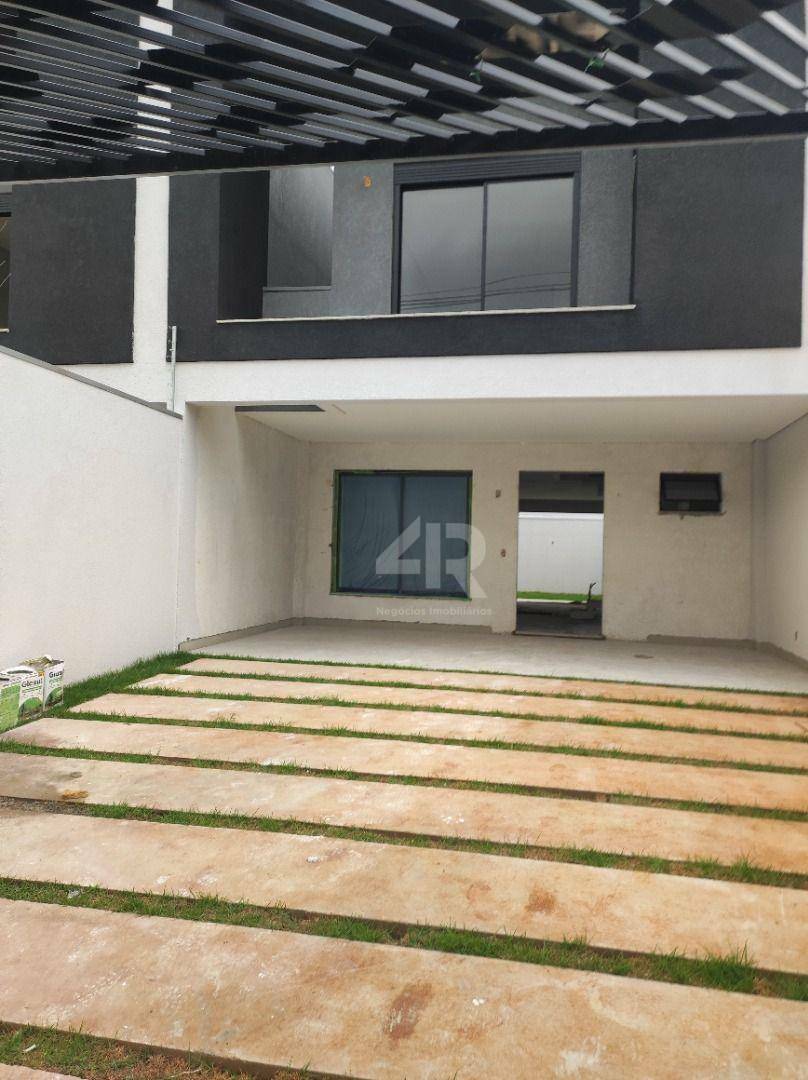 Sobrado à venda com 3 quartos, 160m² - Foto 1