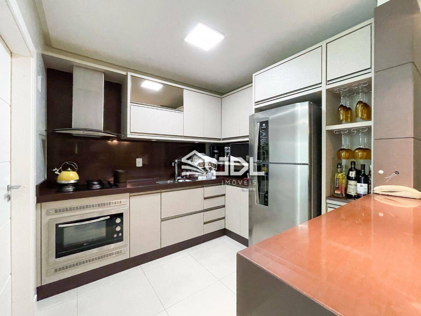 Apartamento à venda com 3 quartos, 165m² - Foto 5