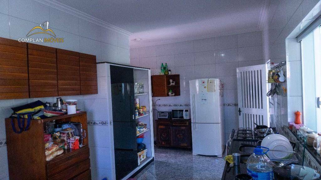 Casa de Condomínio à venda com 6 quartos, 486m² - Foto 18