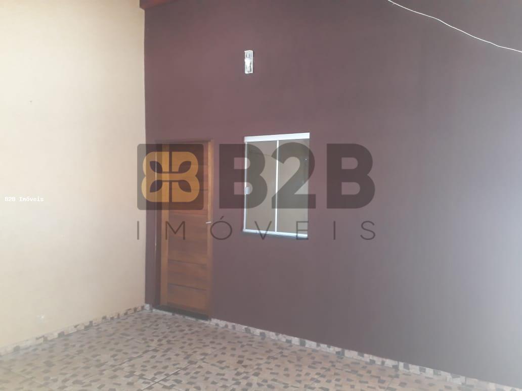 Casa à venda com 3 quartos, 130m² - Foto 2