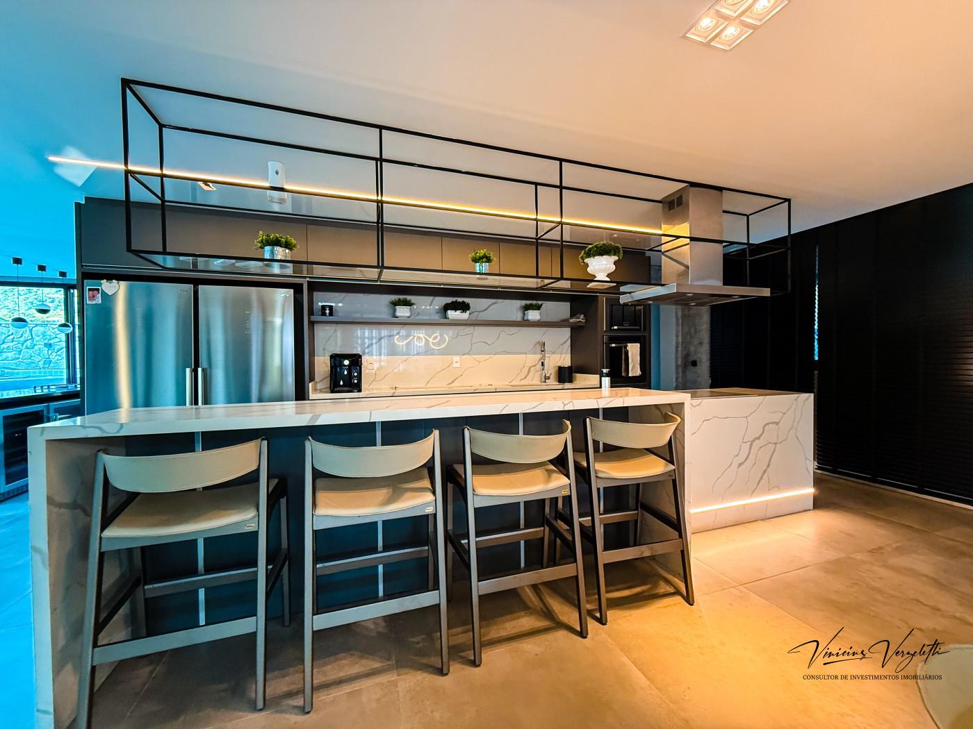 Casa para alugar com 4 quartos, 600m² - Foto 21