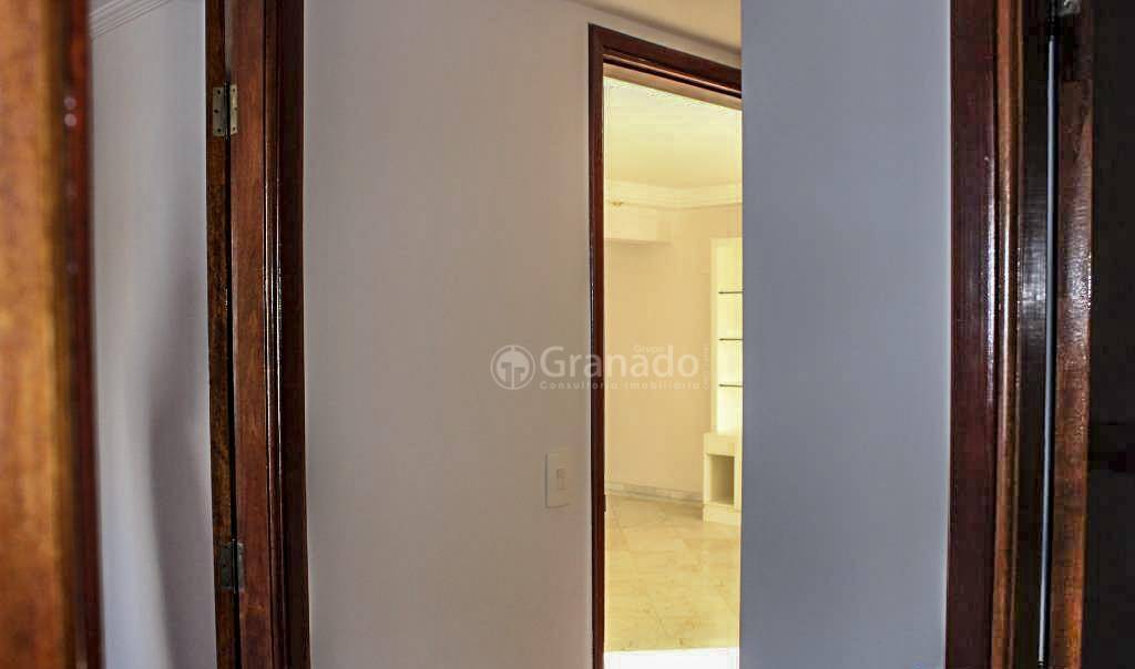 Apartamento à venda com 3 quartos, 226m² - Foto 6