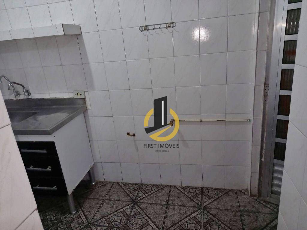 Casa à venda com 5 quartos, 200m² - Foto 10