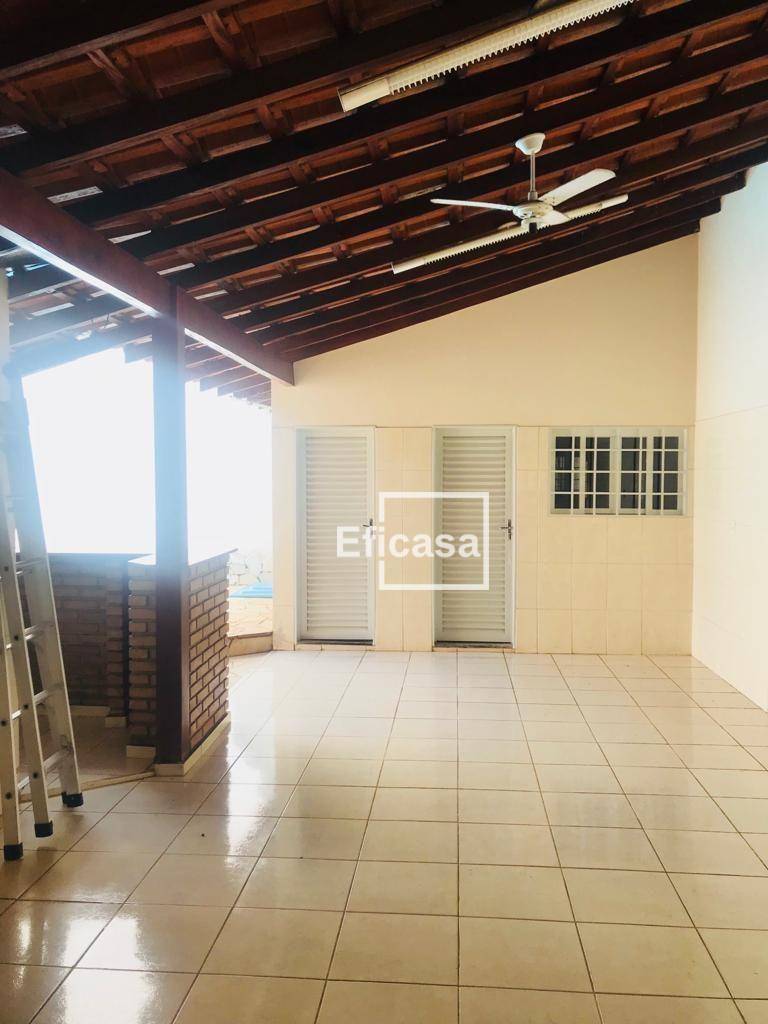 Casa à venda com 4 quartos, 240m² - Foto 18