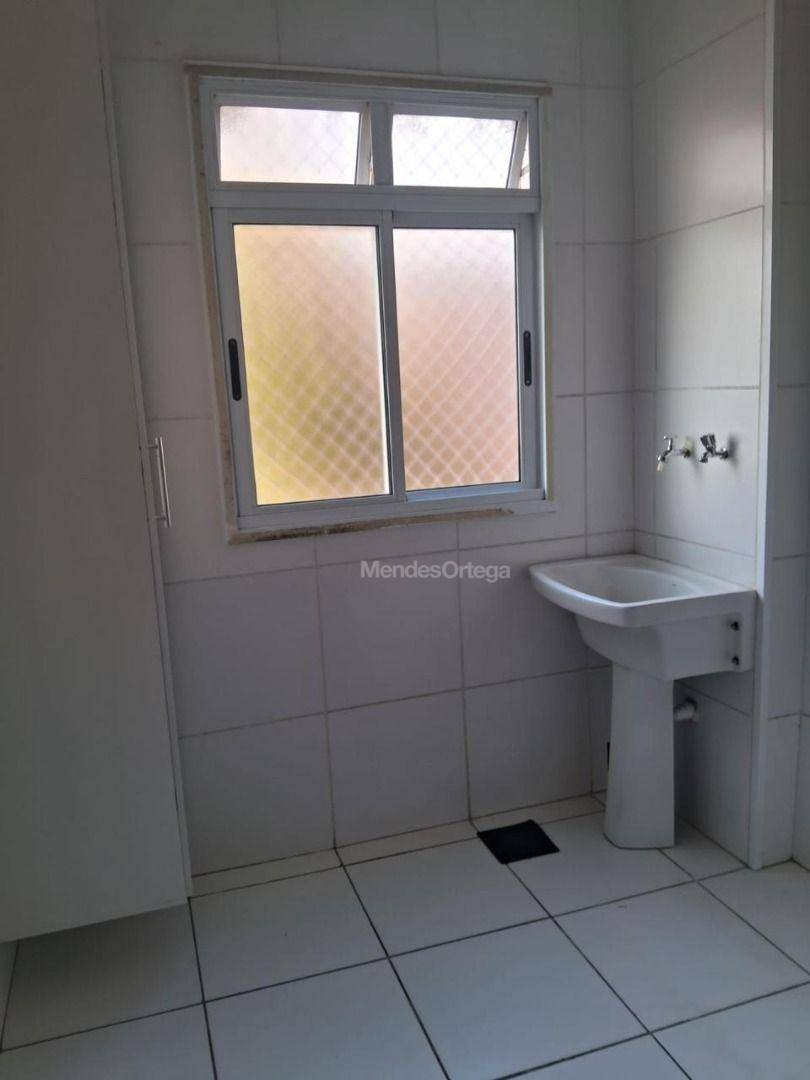 Apartamento para alugar com 2 quartos, 55m² - Foto 12