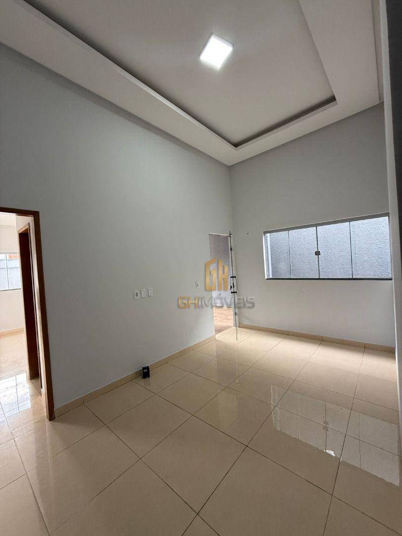 Casa à venda com 3 quartos, 98m² - Foto 1