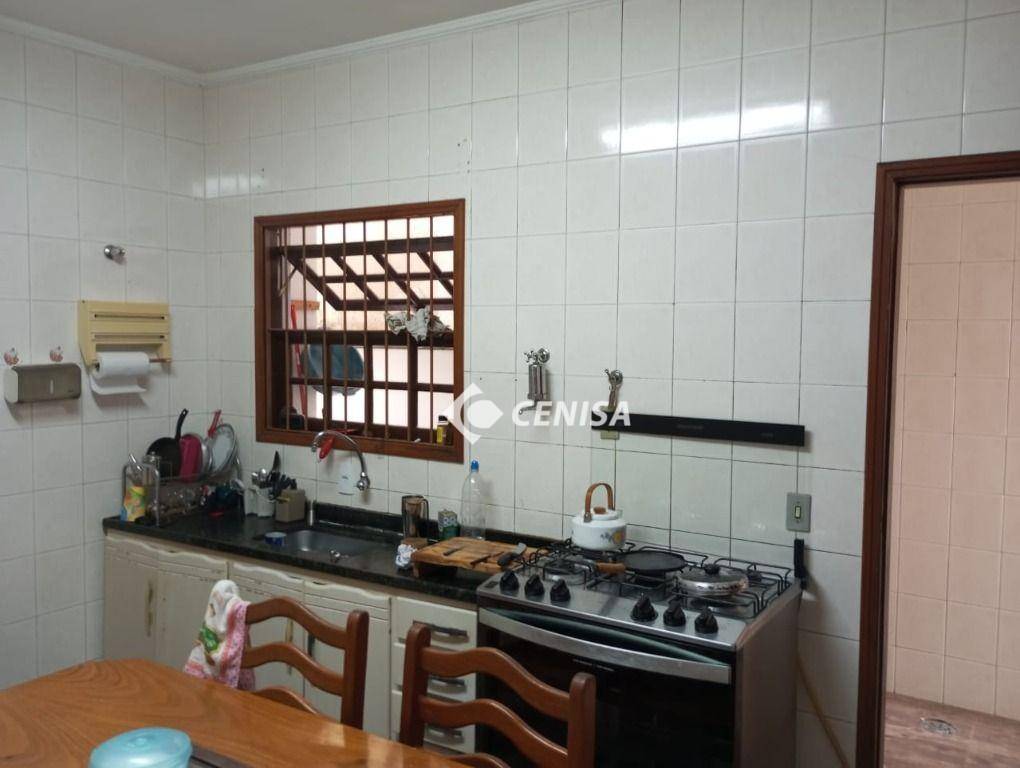 Casa à venda com 4 quartos, 170m² - Foto 13