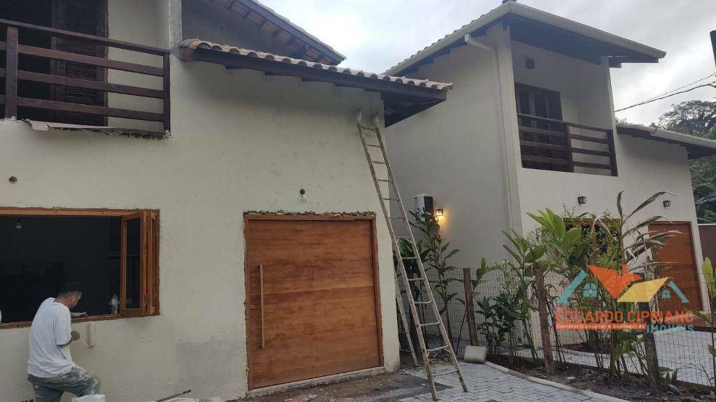 Casa à venda com 3 quartos, 140m² - Foto 2