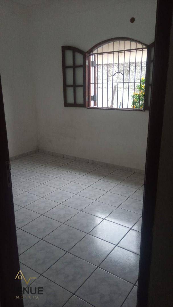 Casa à venda com 3 quartos, 250m² - Foto 3