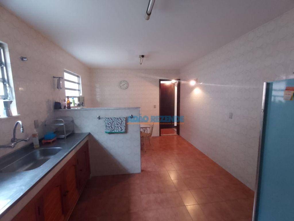 Casa à venda com 3 quartos, 182m² - Foto 17