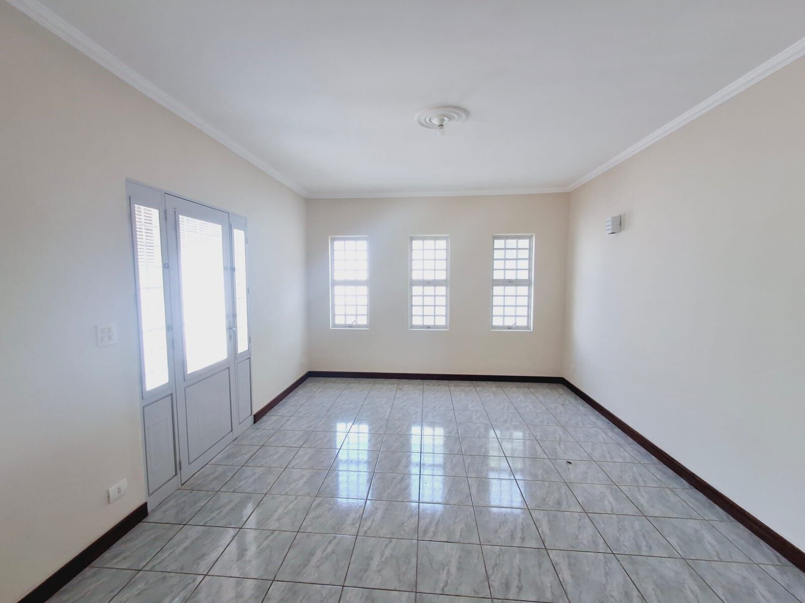 Casa para alugar com 3 quartos, 225m² - Foto 5