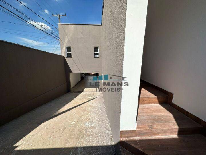 Casa à venda com 3 quartos, 180m² - Foto 4