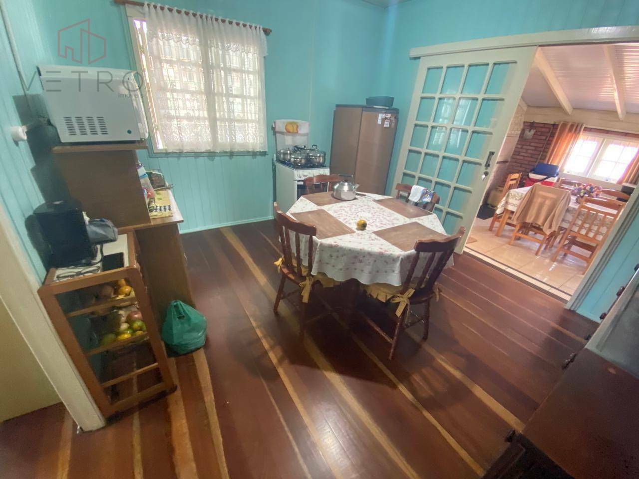 Casa à venda com 5 quartos, 220m² - Foto 4