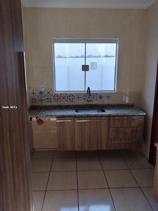 Casa de Condomínio à venda com 3 quartos, 150m² - Foto 2