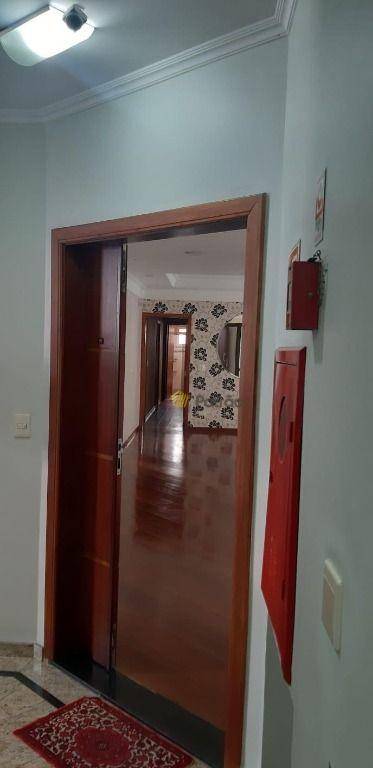 Apartamento à venda com 3 quartos, 130m² - Foto 14