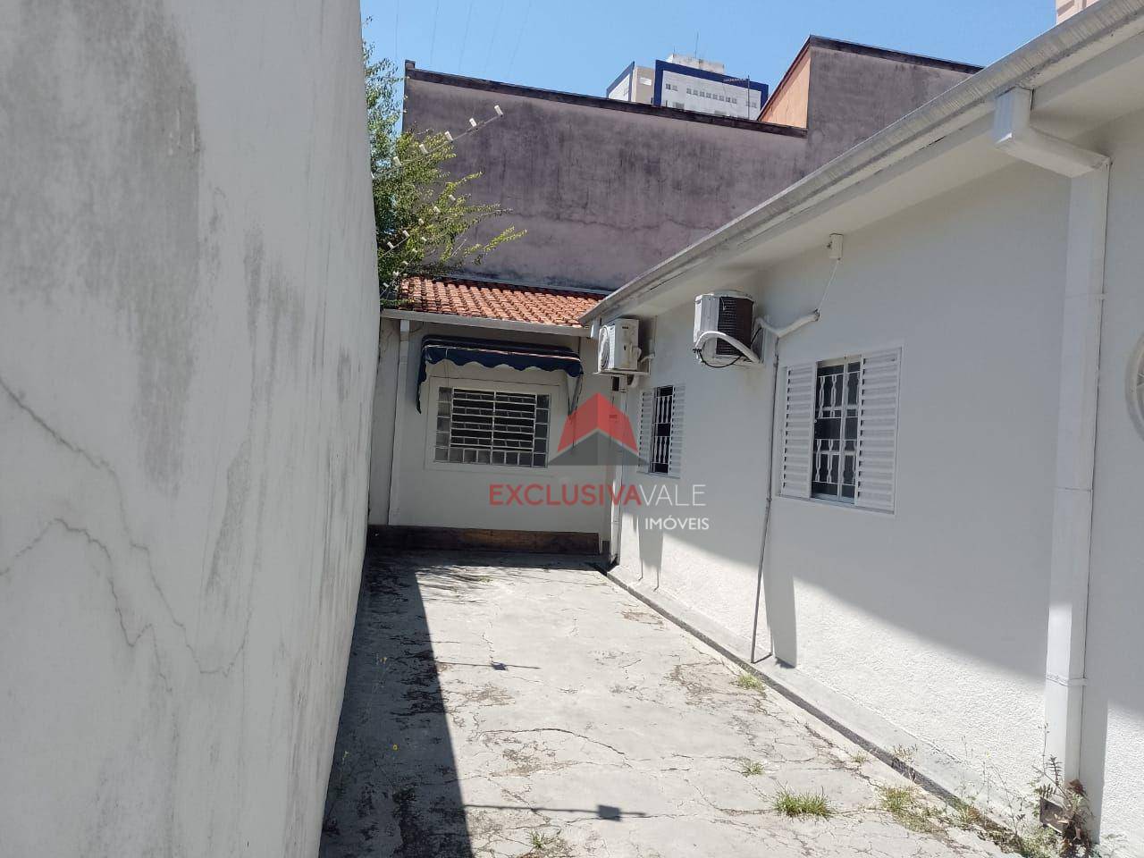 Casa à venda com 5 quartos, 206m² - Foto 3