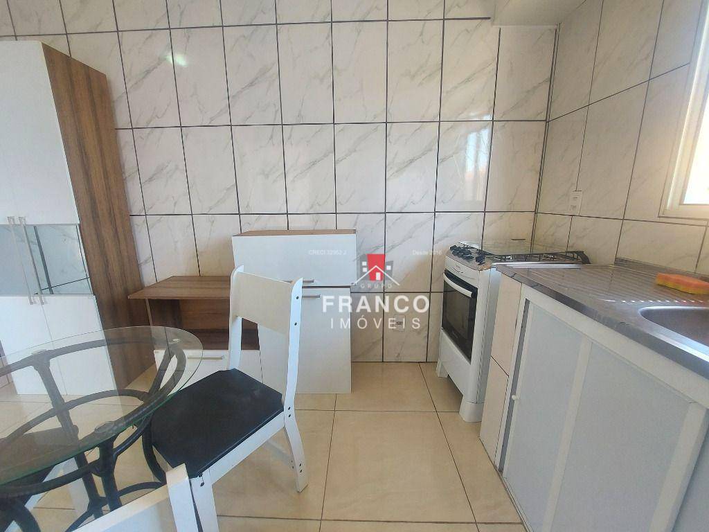 Casa à venda com 2 quartos, 70m² - Foto 10