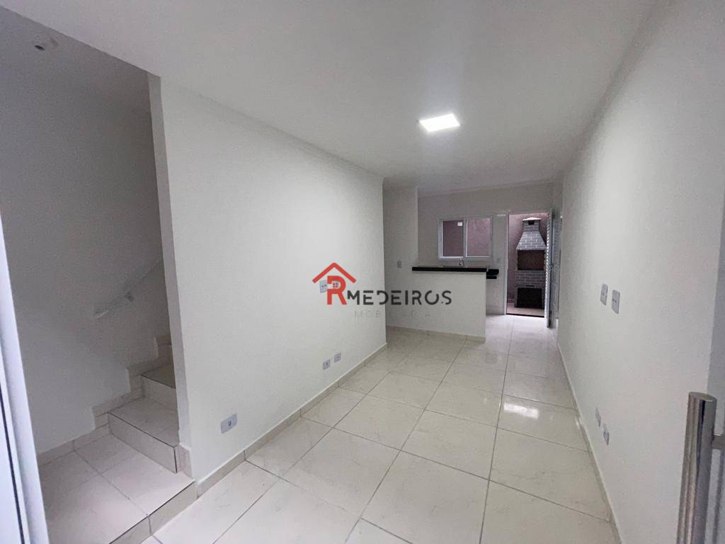 Casa à venda com 2 quartos, 55m² - Foto 1