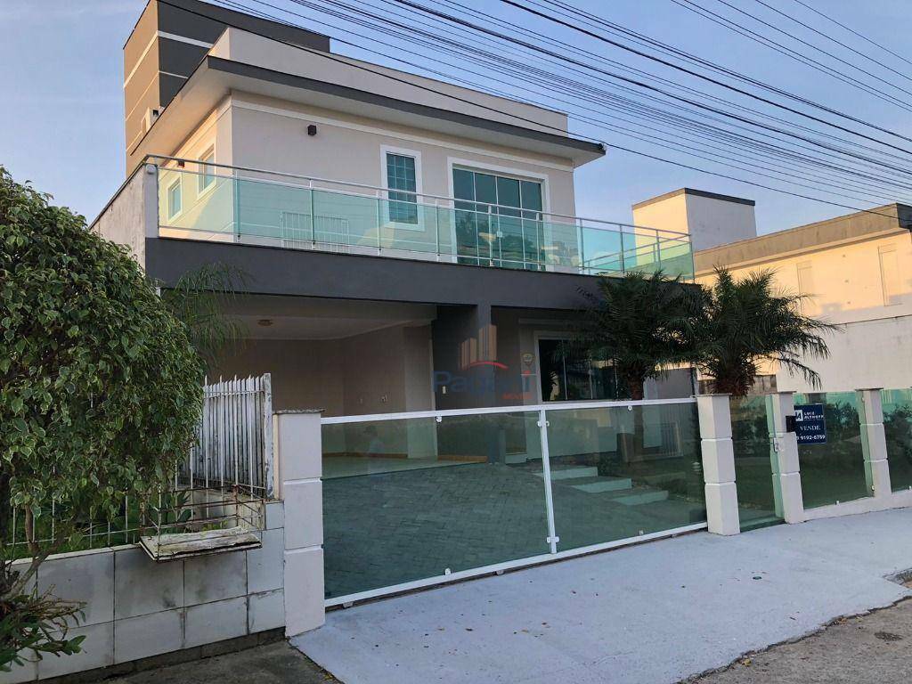 Casa à venda e aluguel com 3 quartos, 250m² - Foto 1