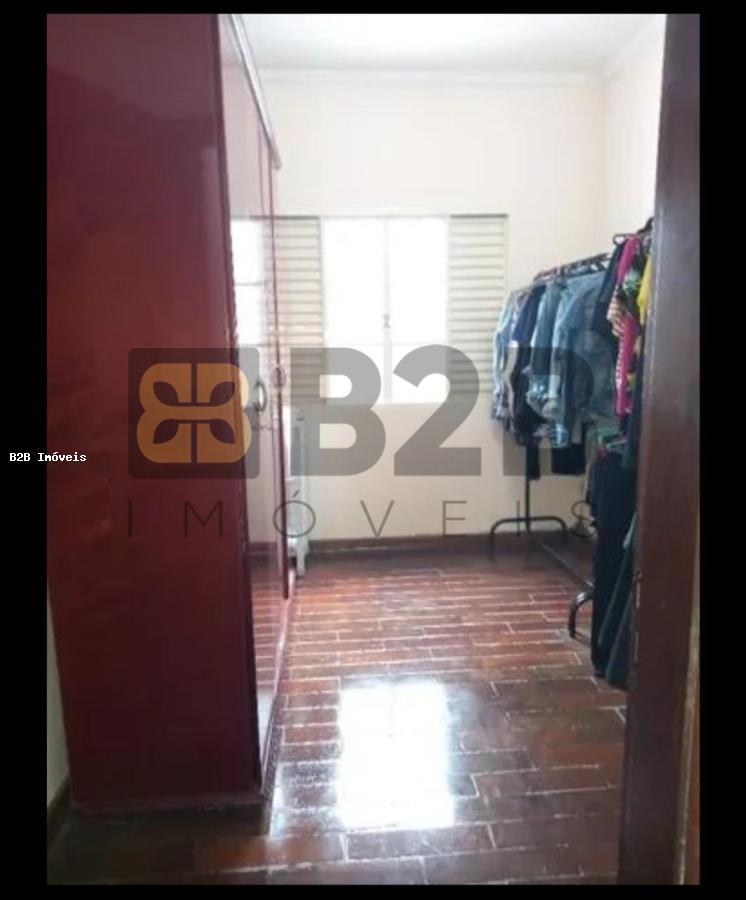 Casa à venda com 3 quartos, 196m² - Foto 11