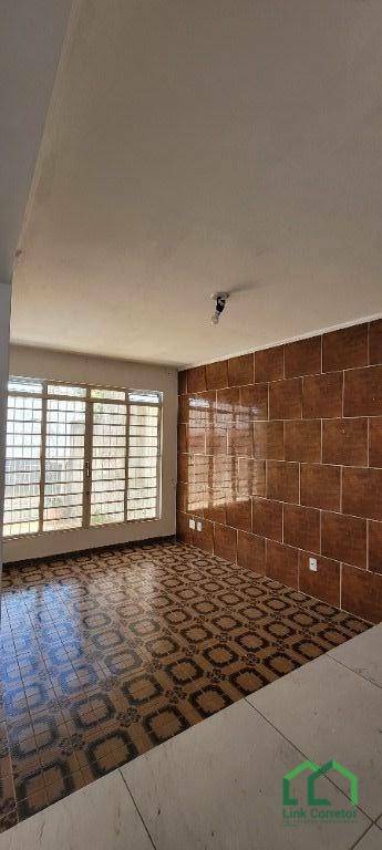 Casa à venda com 4 quartos, 262m² - Foto 3