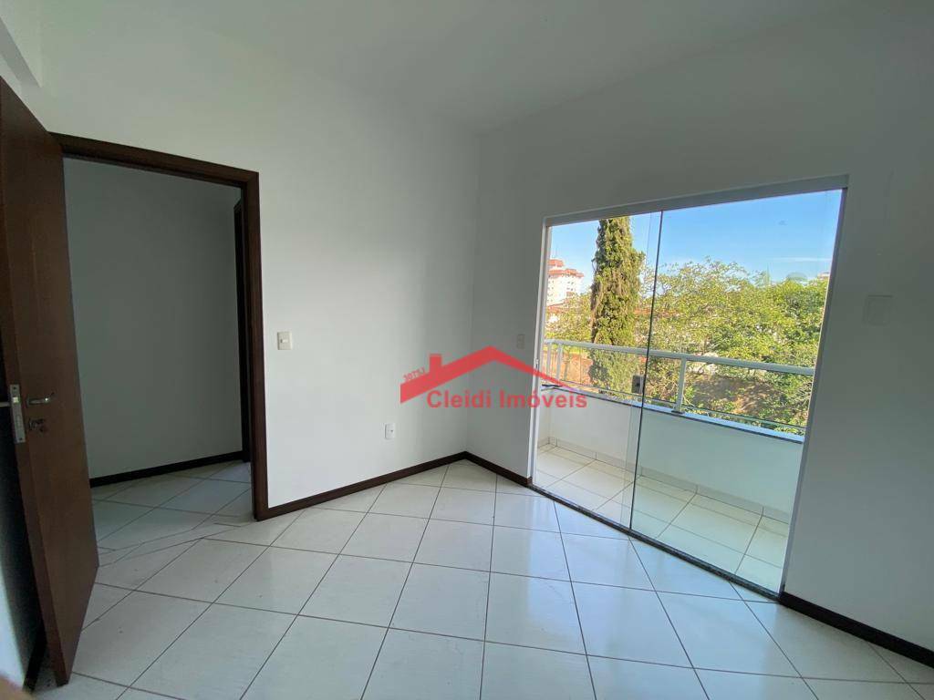 Apartamento à venda com 2 quartos, 60m² - Foto 1