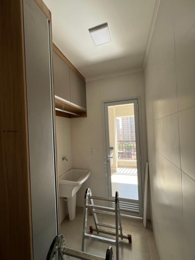 Apartamento para alugar com 2 quartos, 70m² - Foto 15