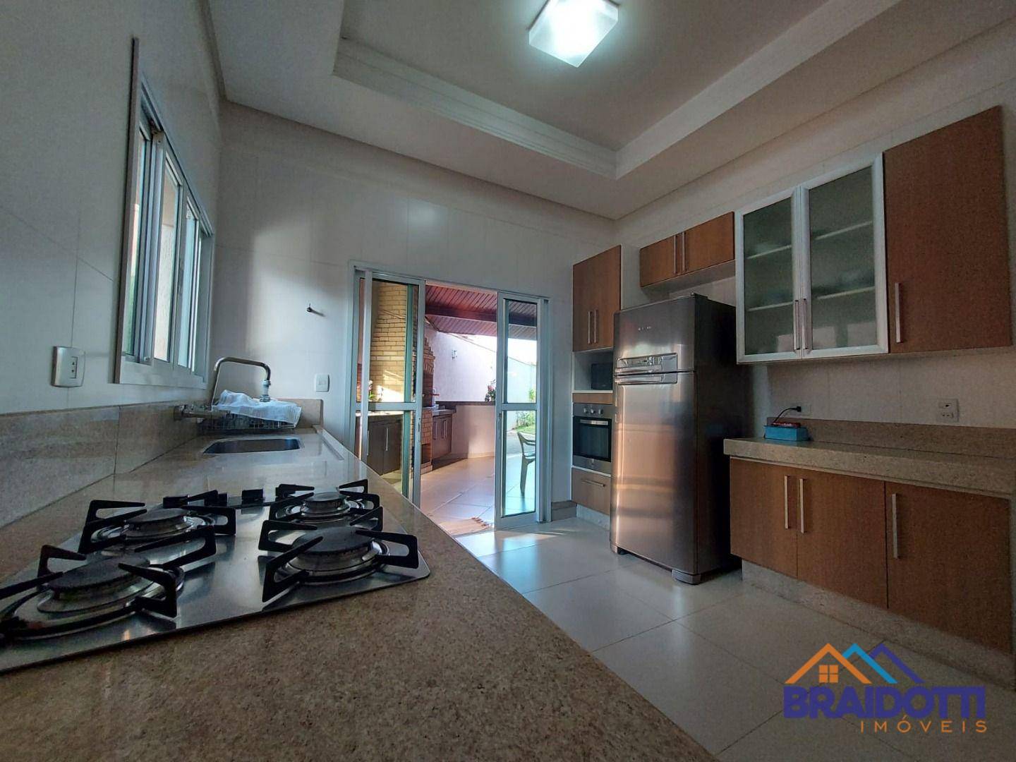 Casa à venda com 3 quartos, 249m² - Foto 11