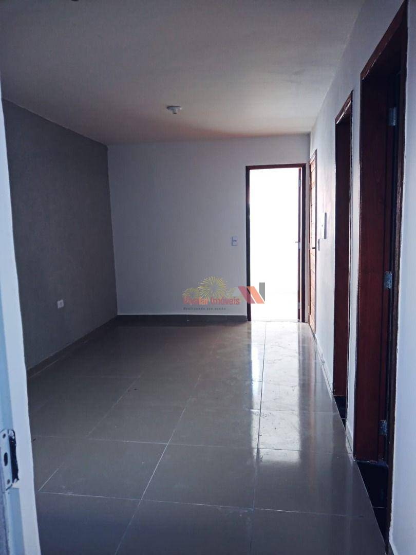 Casa à venda com 2 quartos, 40m² - Foto 4