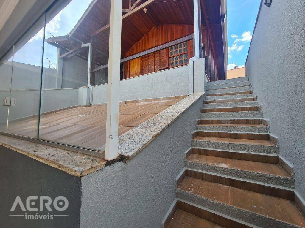 Casa à venda com 3 quartos, 247m² - Foto 6