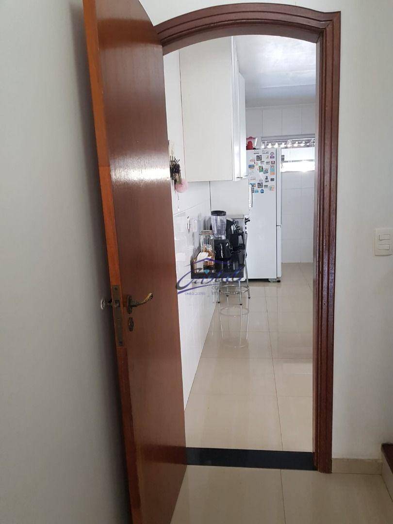 Casa de Condomínio à venda com 4 quartos, 240m² - Foto 11