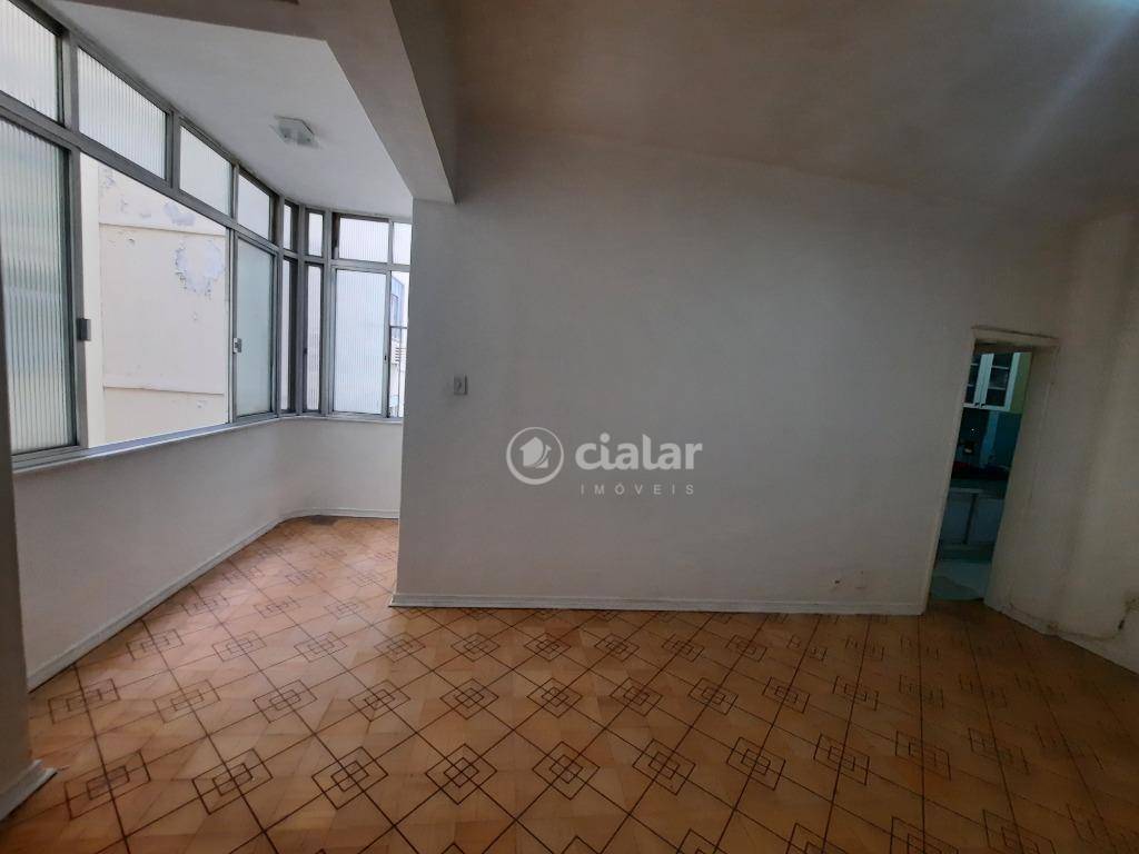 Apartamento à venda com 3 quartos, 100m² - Foto 2