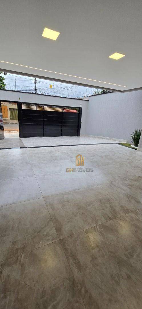 Casa à venda com 3 quartos, 210m² - Foto 4