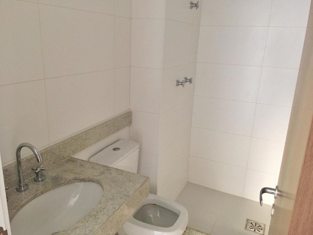 Apartamento à venda com 3 quartos, 179m² - Foto 8